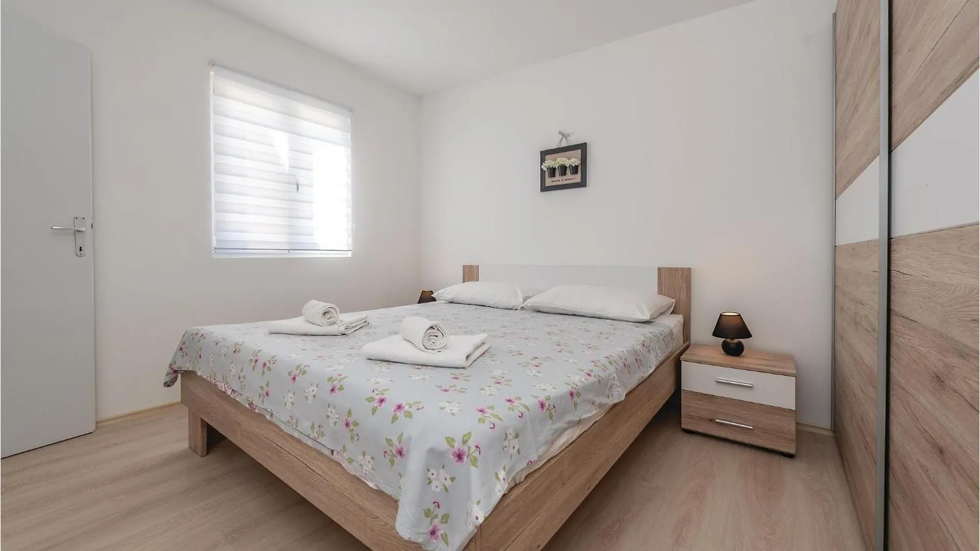 Gorgeous Home In Pakostane With Kitchen Holiday home